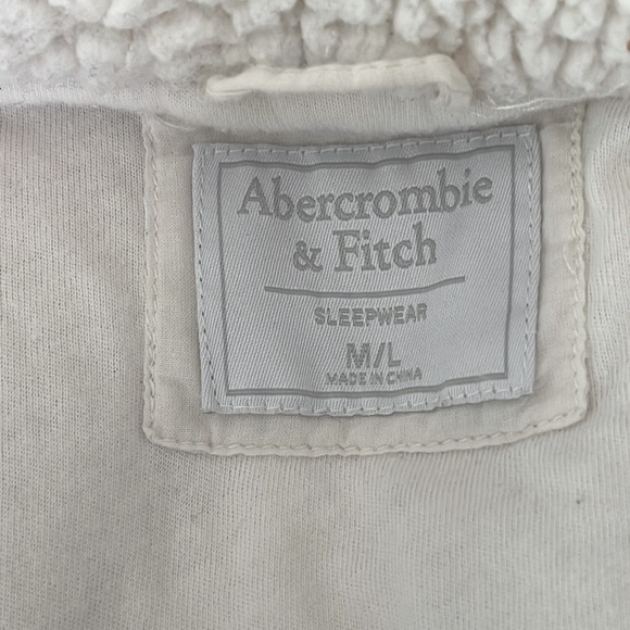 Abercrombie & Fitch Sleepwear Faux Sherpa Robe Cream Pockets Lined Soft Size M/L - Picture 5 of 10